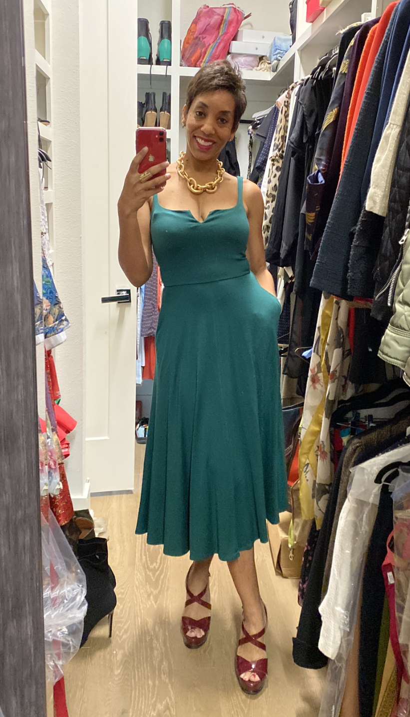 Restylist Catenya McHenry wears a green Rou Midi Fit &Flare dress from Reformation at Nordstrom. She show 3 ways to style the strappy midi dress with pockets.