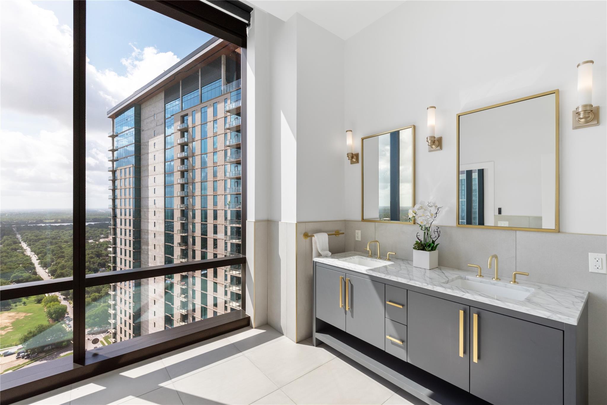 Lifestyle Austin TX and Rainey Street Penthouse