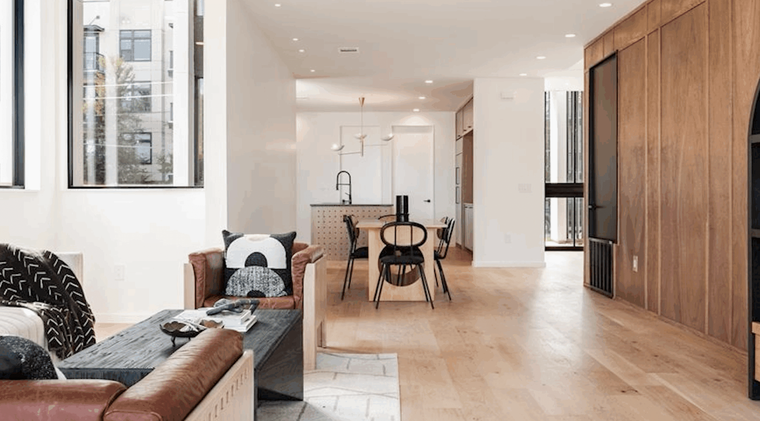 Million dollar home on Lawnmont in North Austin is featured on Lifestyle Austin TX with Catenya McHenry